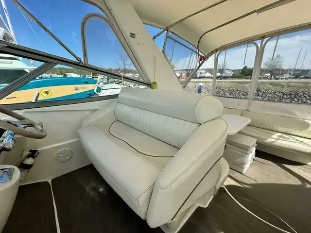 Cruisers Yachts 4270 Esprit