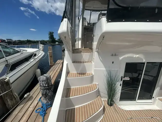 Carver 41 Cockpit Motor Yacht