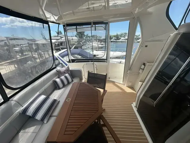 Carver 41 Cockpit Motor Yacht