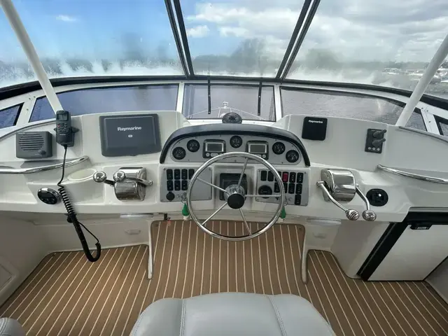 Carver 41 Cockpit Motor Yacht