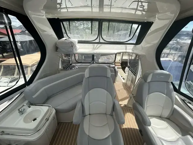 Carver 41 Cockpit Motor Yacht