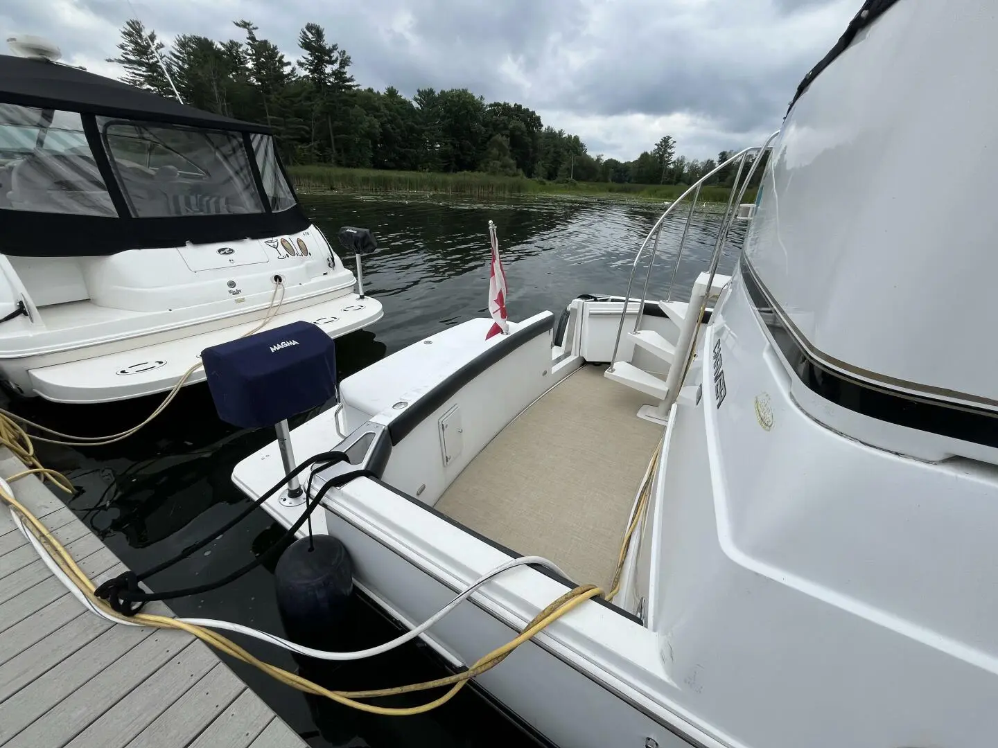 2000 Carver 404 cockpit motor yacht