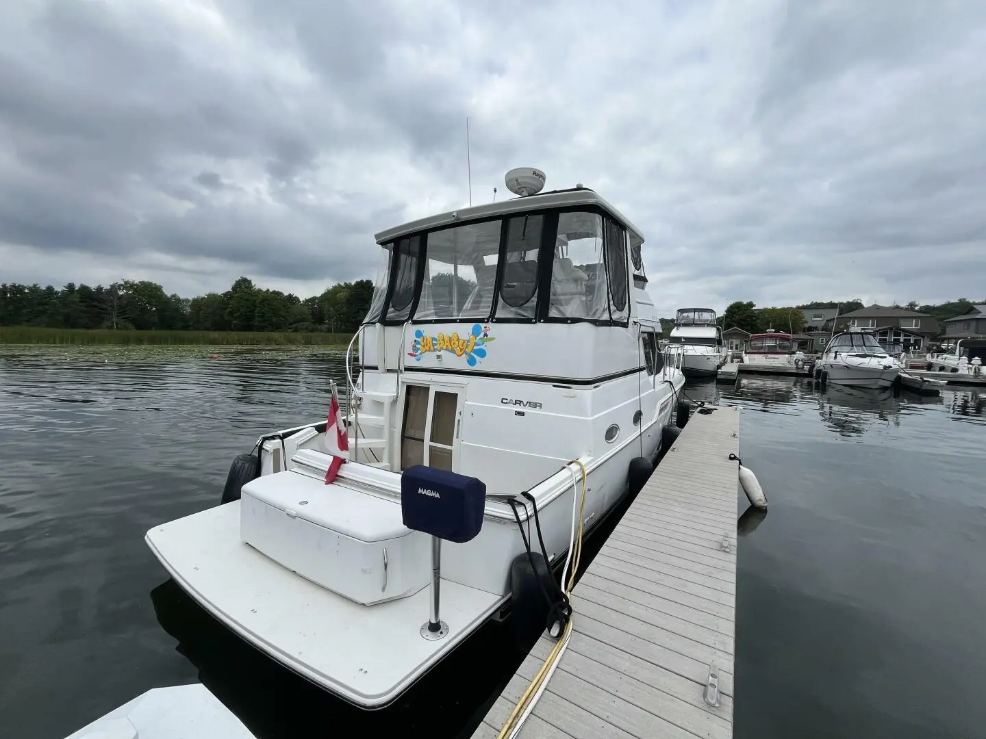 2000 Carver 404 cockpit motor yacht