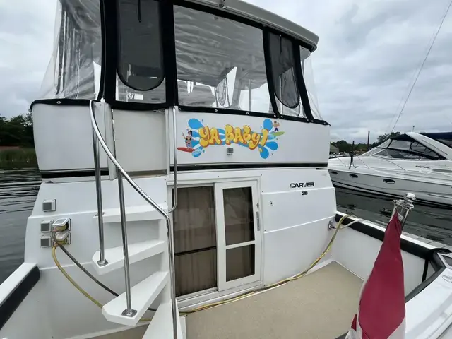 Carver 404 Cockpit Motor Yacht