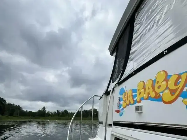 Carver 404 Cockpit Motor Yacht