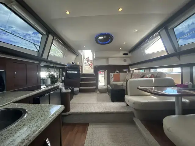 Carver 41 Cockpit Motor Yacht