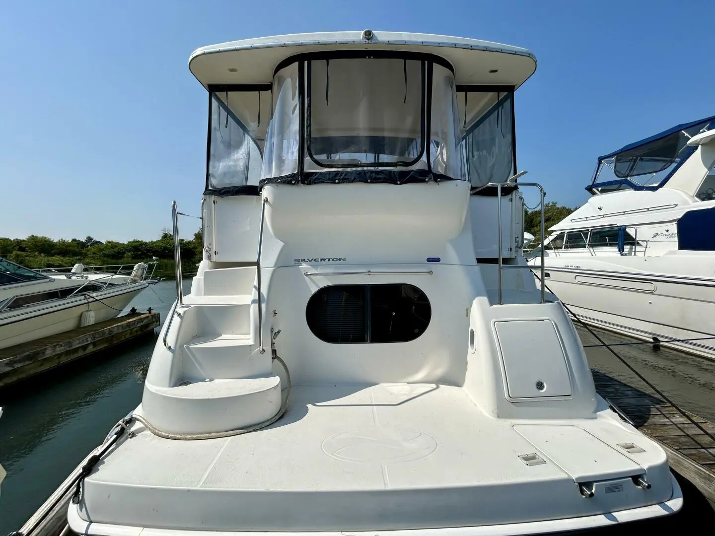 2007 Silverton 39 motor yacht