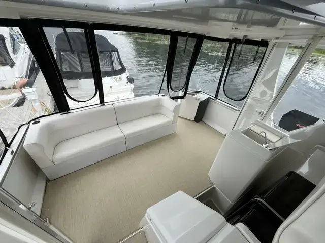 Carver 404 Cockpit Motor Yacht