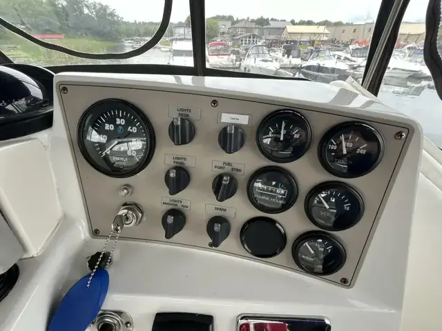 Carver 404 Cockpit Motor Yacht