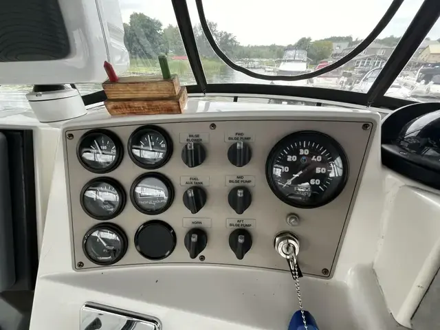 Carver 404 Cockpit Motor Yacht