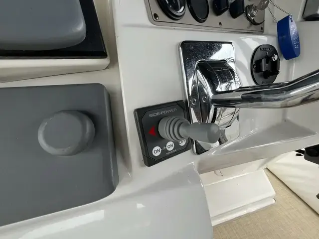 Carver 404 Cockpit Motor Yacht