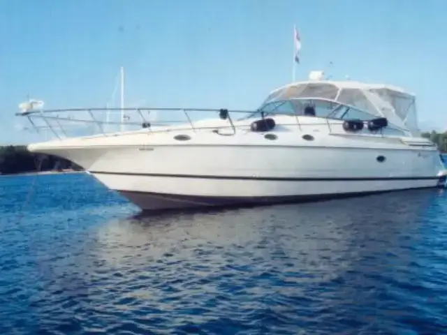 Cruisers Yachts 4270 Esprit