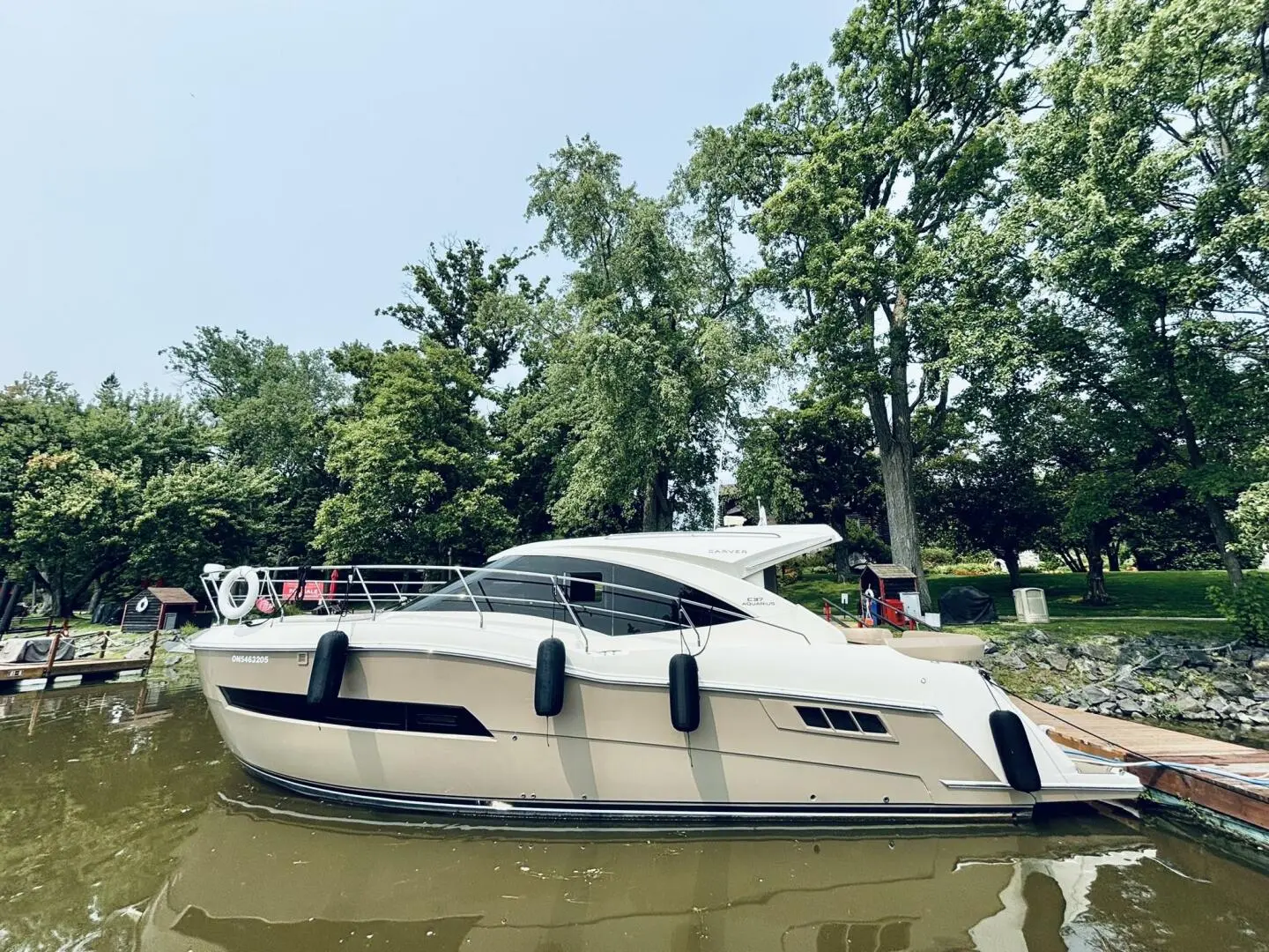 2017 Carver c37 coupe