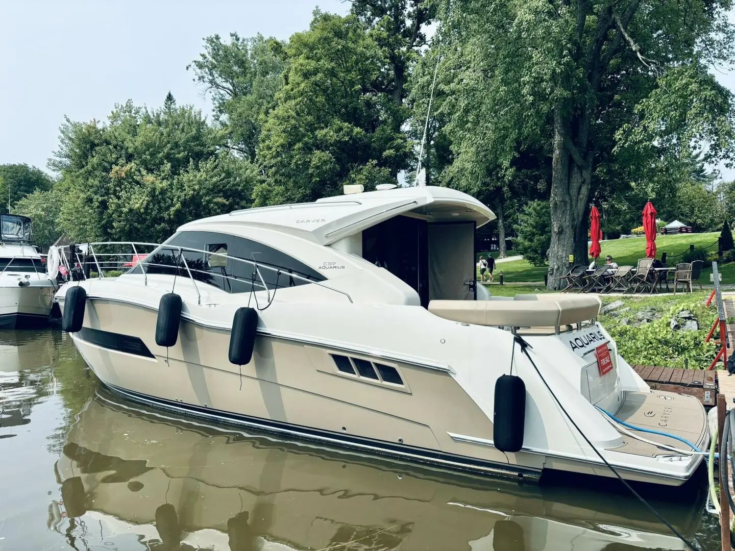 2017 Carver c37 coupe