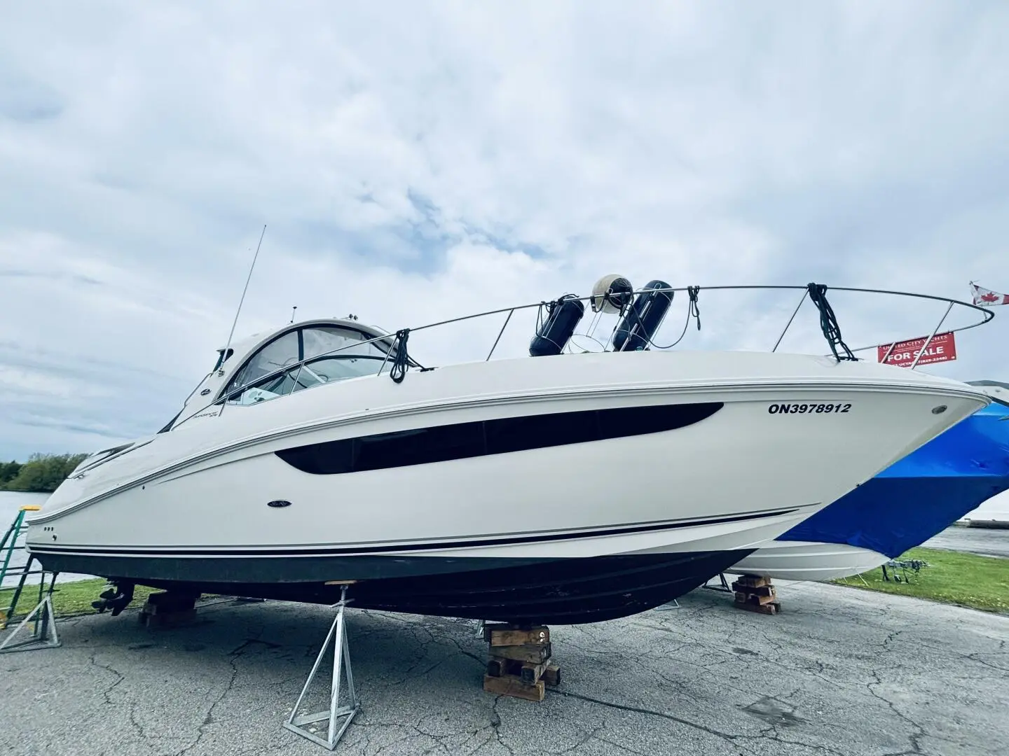 2013 Sea Ray 370 sundancer