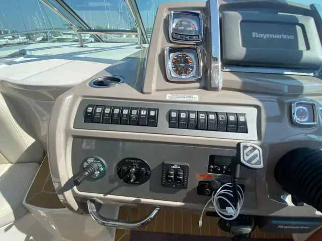 Chaparral 370 Signature