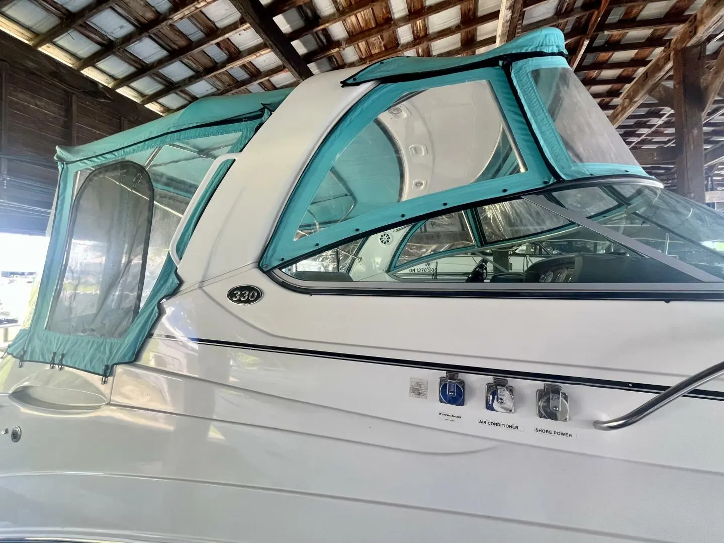 2008 Rinker 330 express cruiser