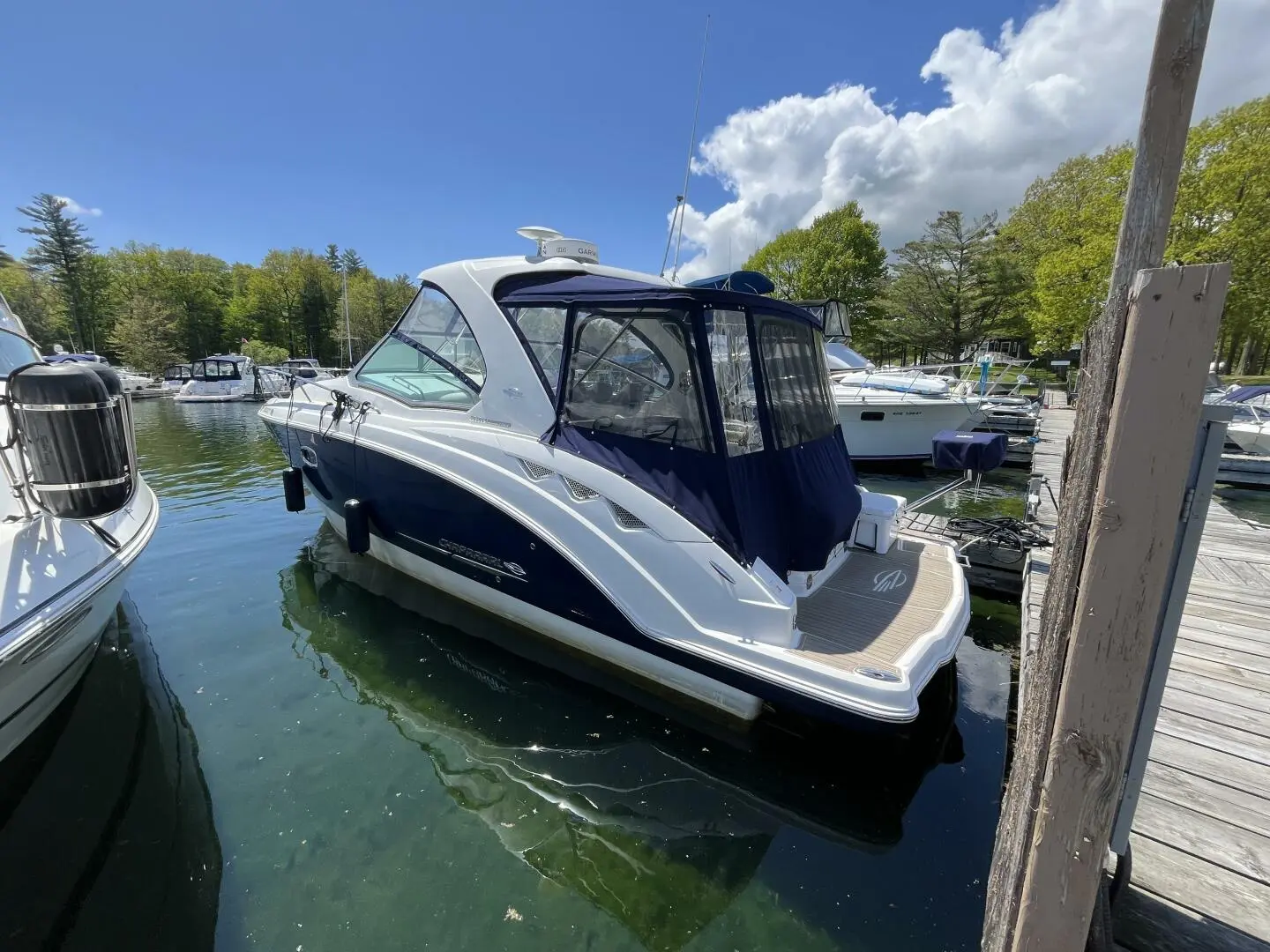 2011 Chaparral 330 signature