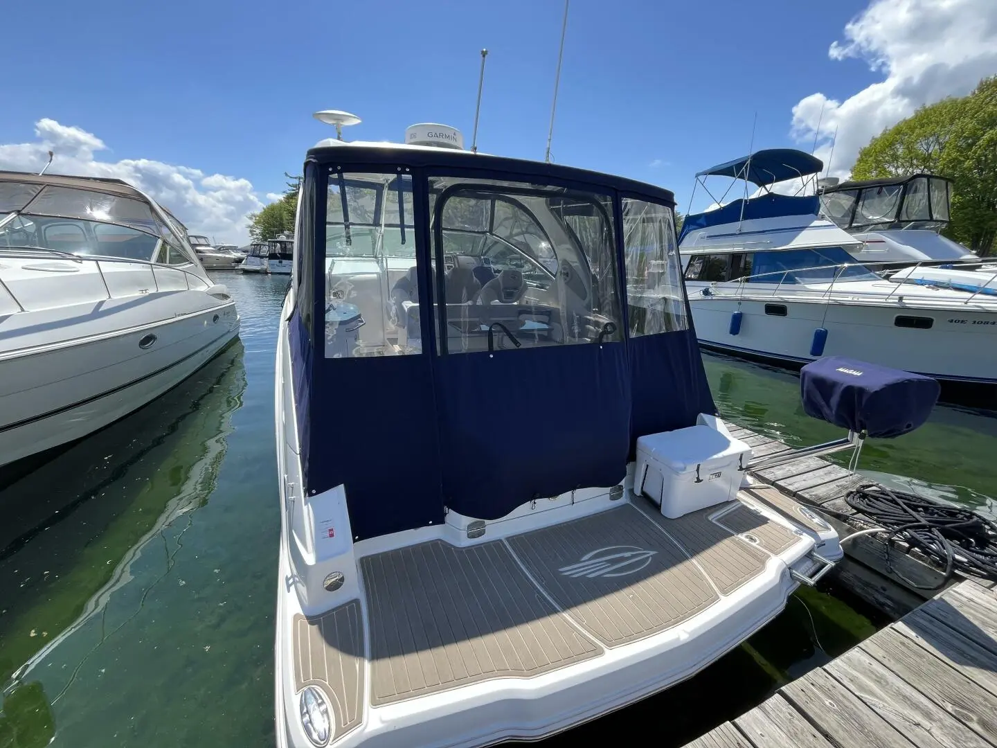 2011 Chaparral 330 signature