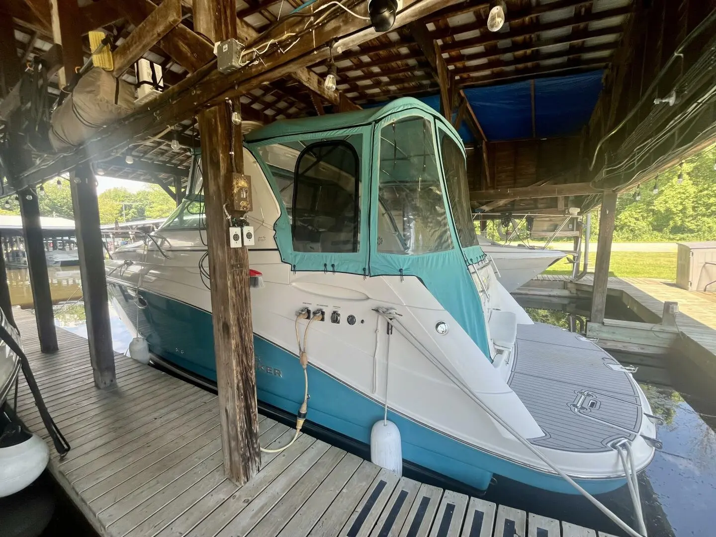 2008 Rinker 330 express cruiser