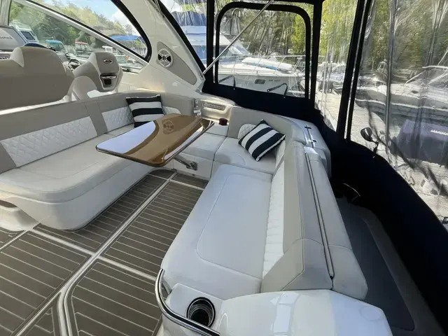 Chaparral 330 Signature