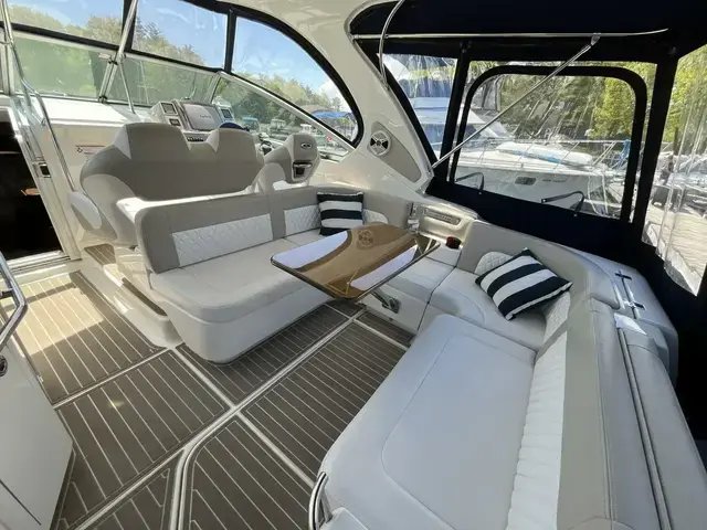 Chaparral 330 Signature