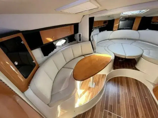 Chaparral 330 Signature