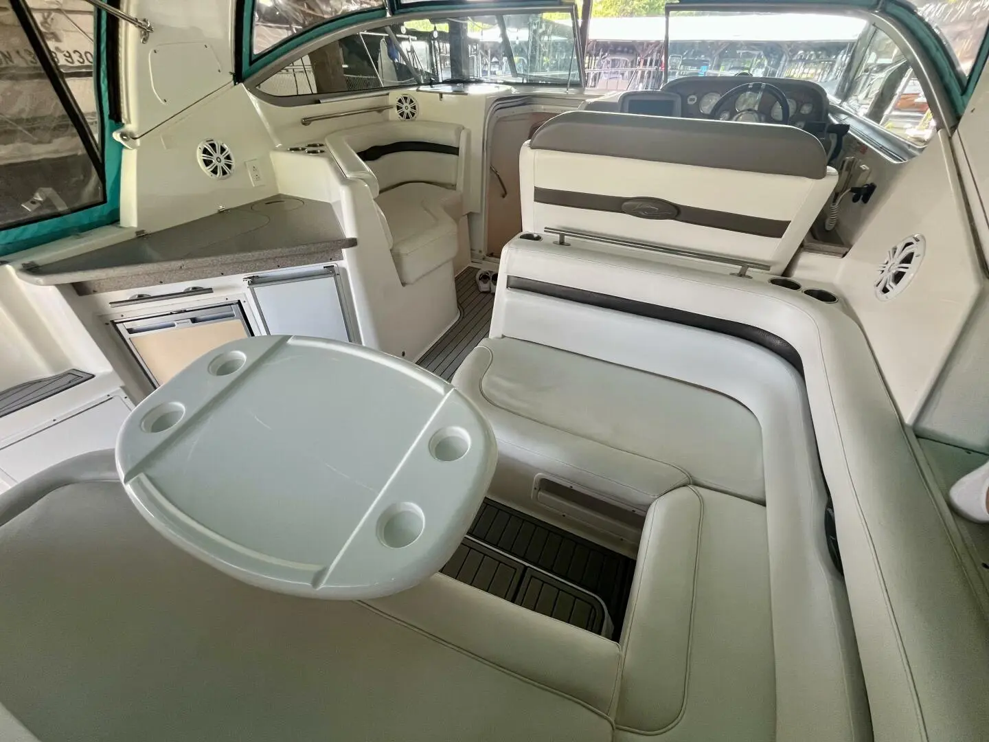 2008 Rinker 330 express cruiser