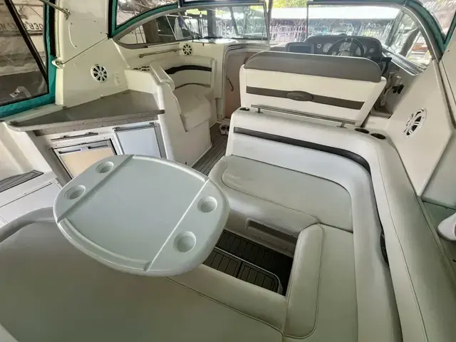 Rinker 330 Express Cruiser