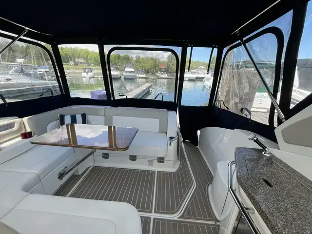 Chaparral 330 Signature