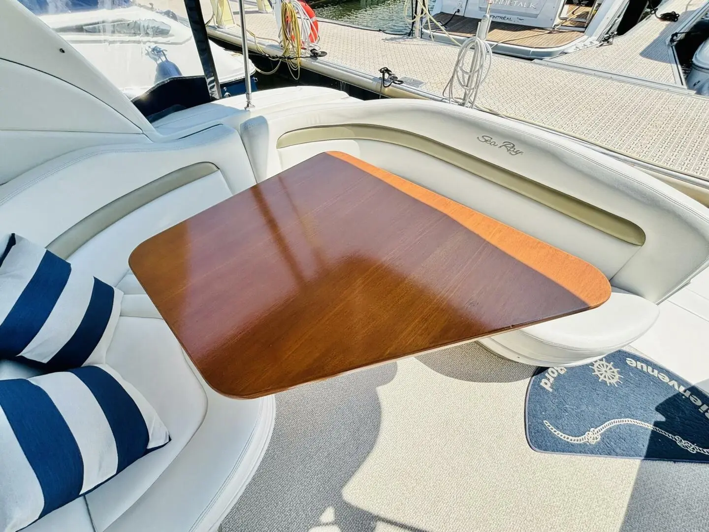 2006 Sea Ray sundancer 320