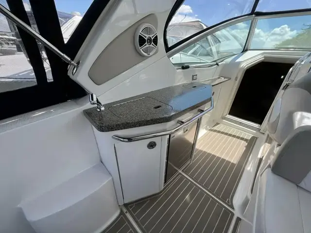 Chaparral 330 Signature