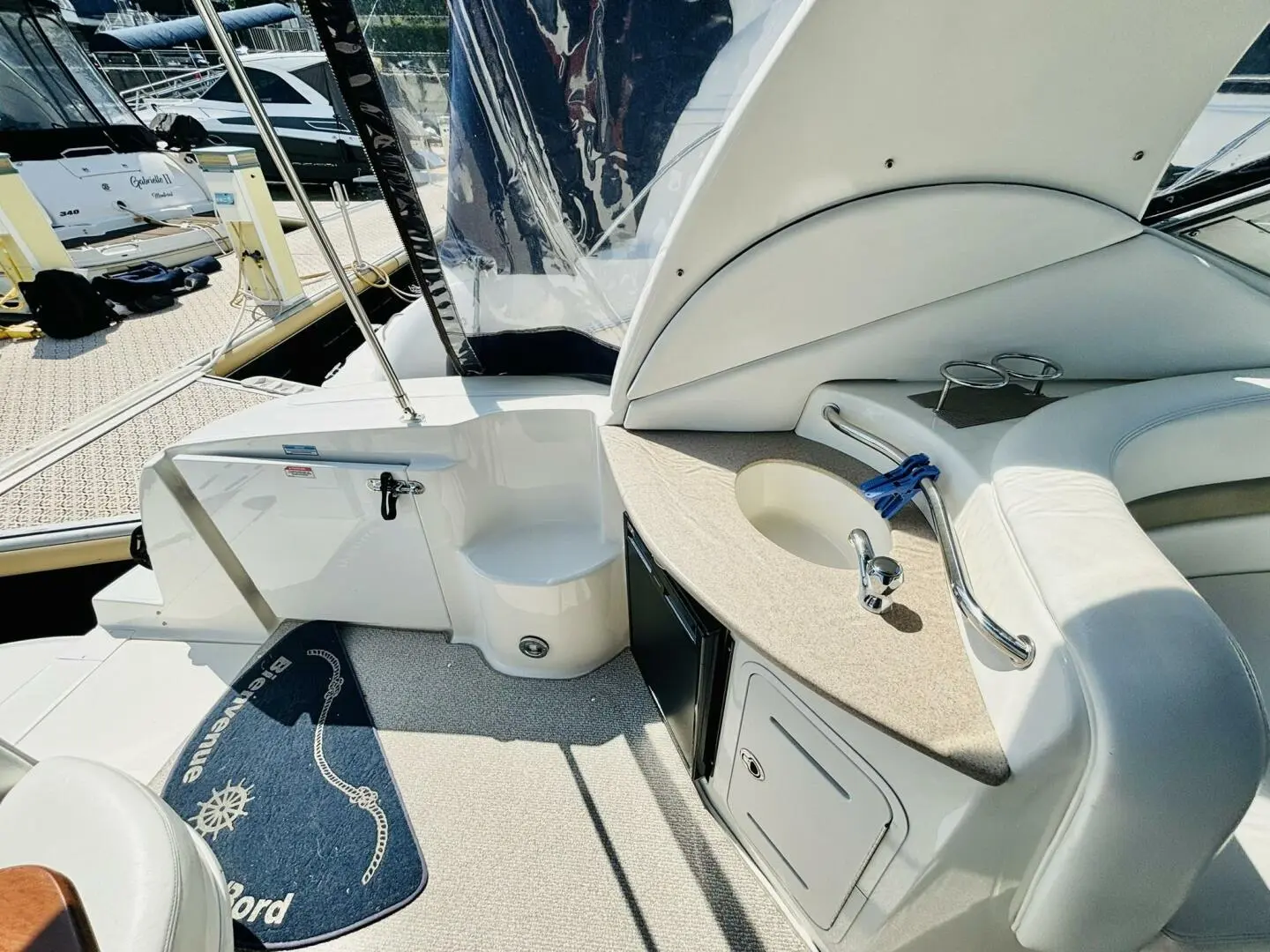 2006 Sea Ray sundancer 320