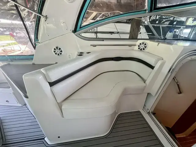 Rinker 330 Express Cruiser