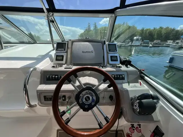 Chaparral 330 Signature