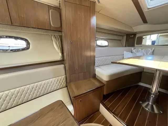 Chaparral 330 Signature