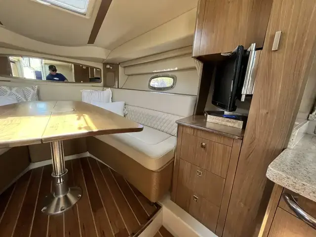 Chaparral 330 Signature