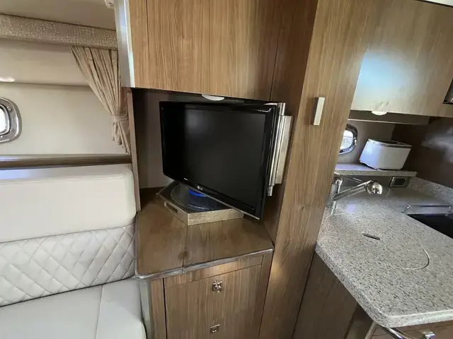 Chaparral 330 Signature