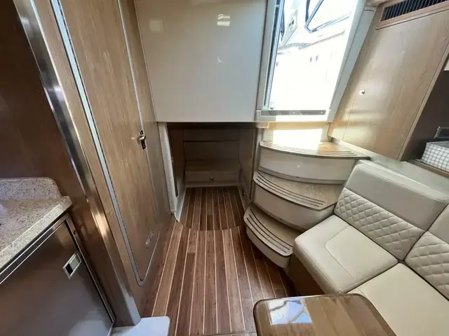 Chaparral 330 Signature