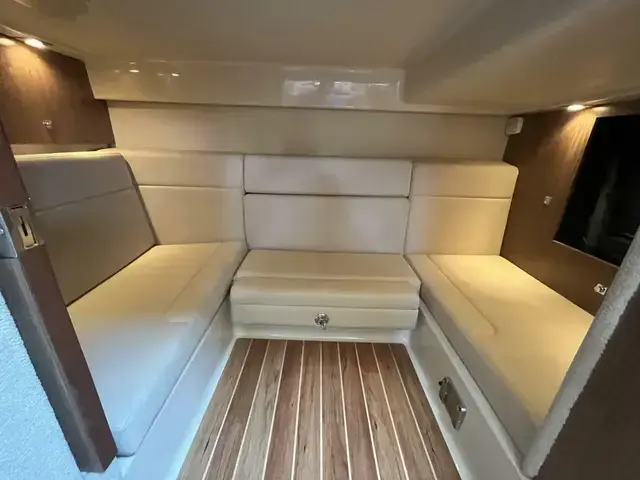 Chaparral 330 Signature