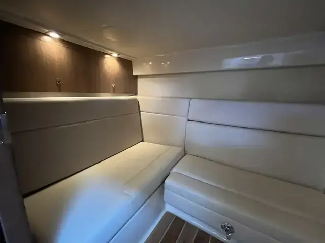 Chaparral 330 Signature