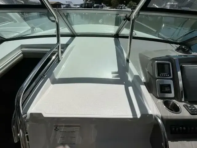 Chaparral 330 Signature