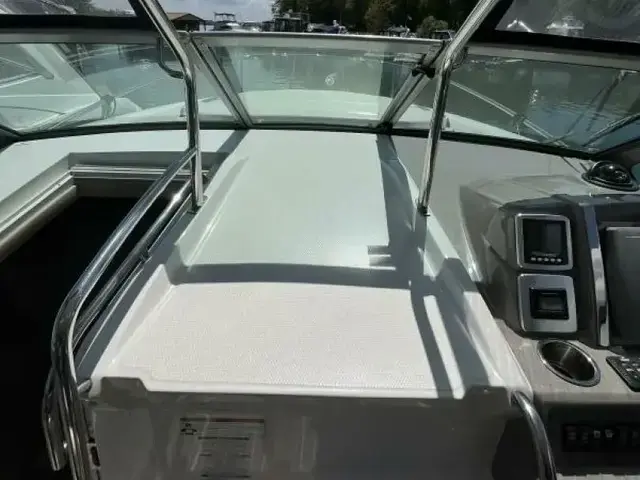 Chaparral 330 Signature