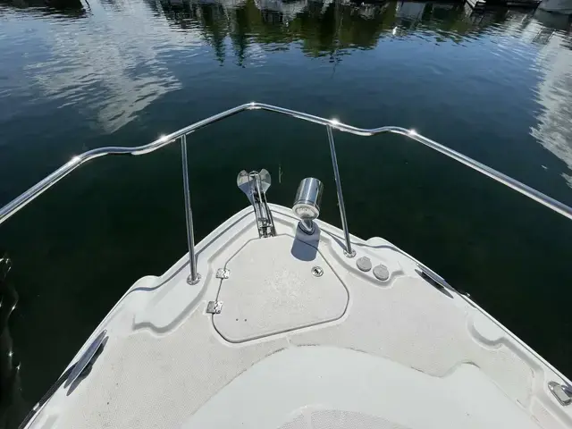 Chaparral 330 Signature