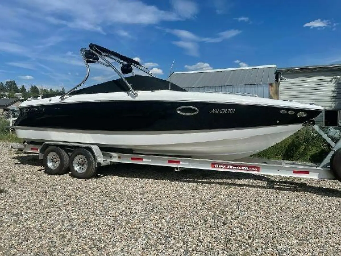 2006 Cobalt 255 cuddy