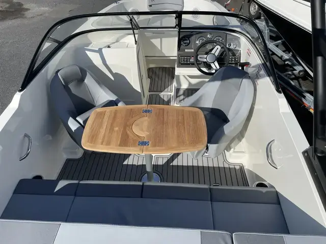 Bayliner VR4 Bowrider