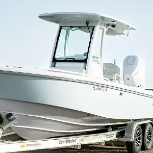 2022 Everglades Boats 253 CC