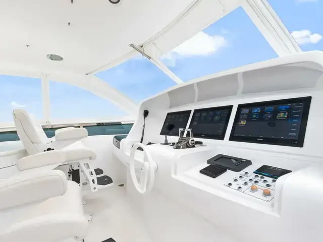 Lazzara Flybridge