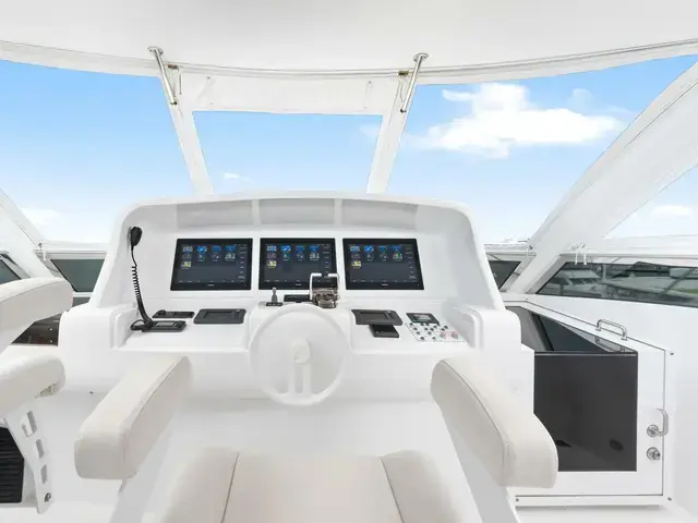 Lazzara Flybridge