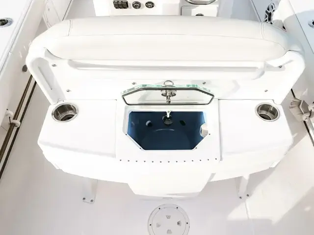 Everglades Boats 253 CC